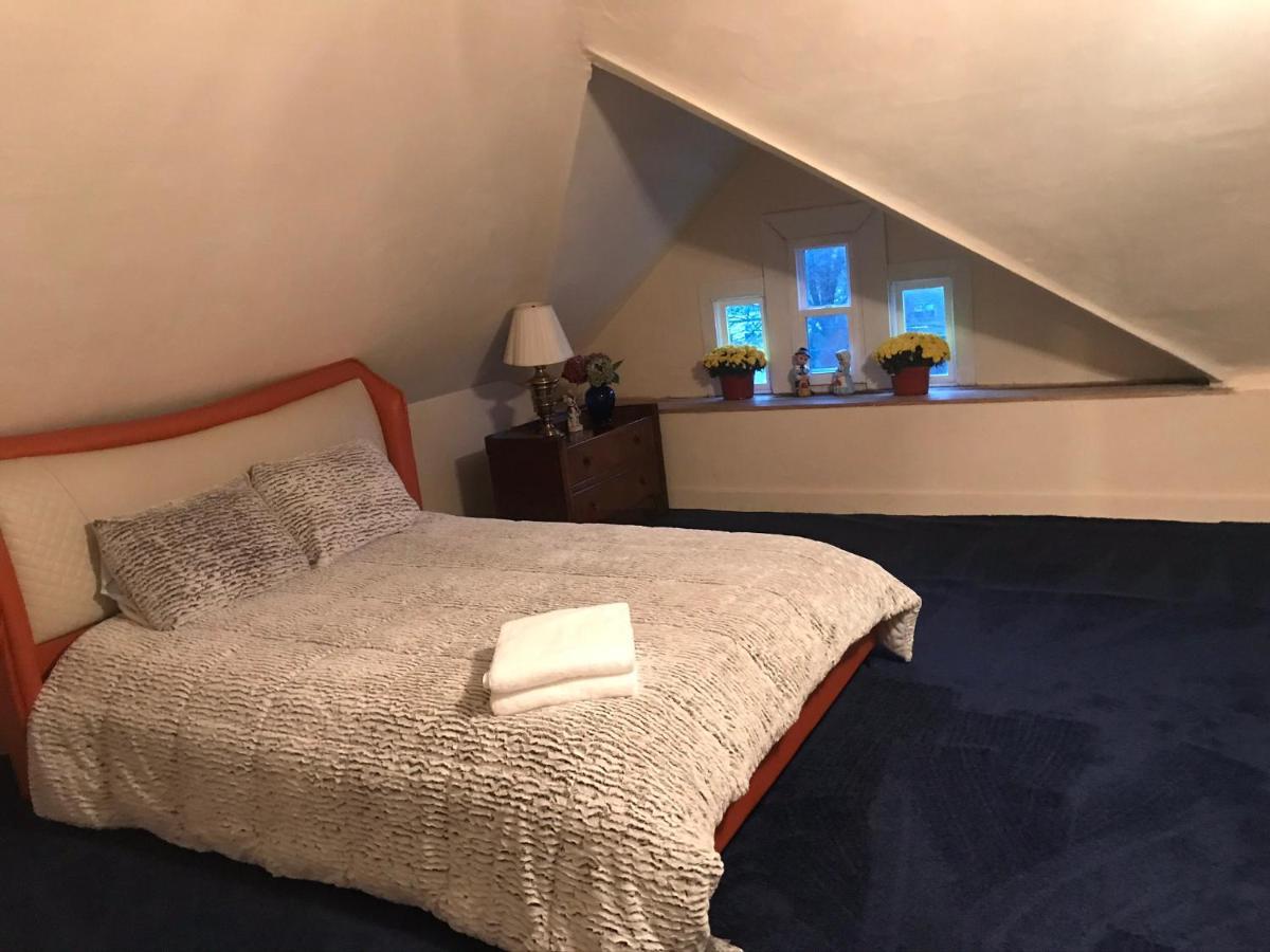 5 Star Victorian Mansion-Downtown No Locals Bed & Breakfast Erie Bagian luar foto