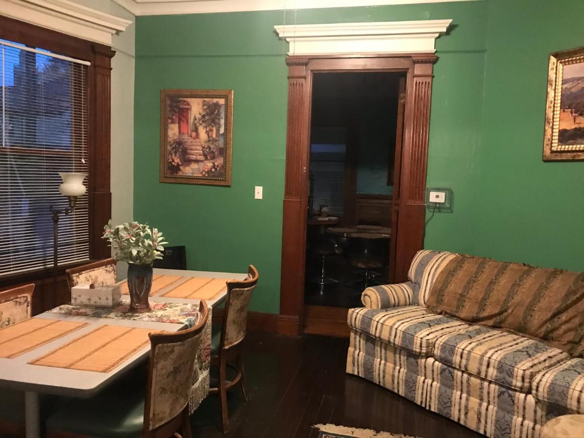 5 Star Victorian Mansion-Downtown No Locals Bed & Breakfast Erie Bagian luar foto