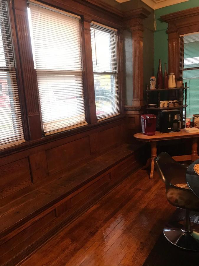 5 Star Victorian Mansion-Downtown No Locals Bed & Breakfast Erie Bagian luar foto