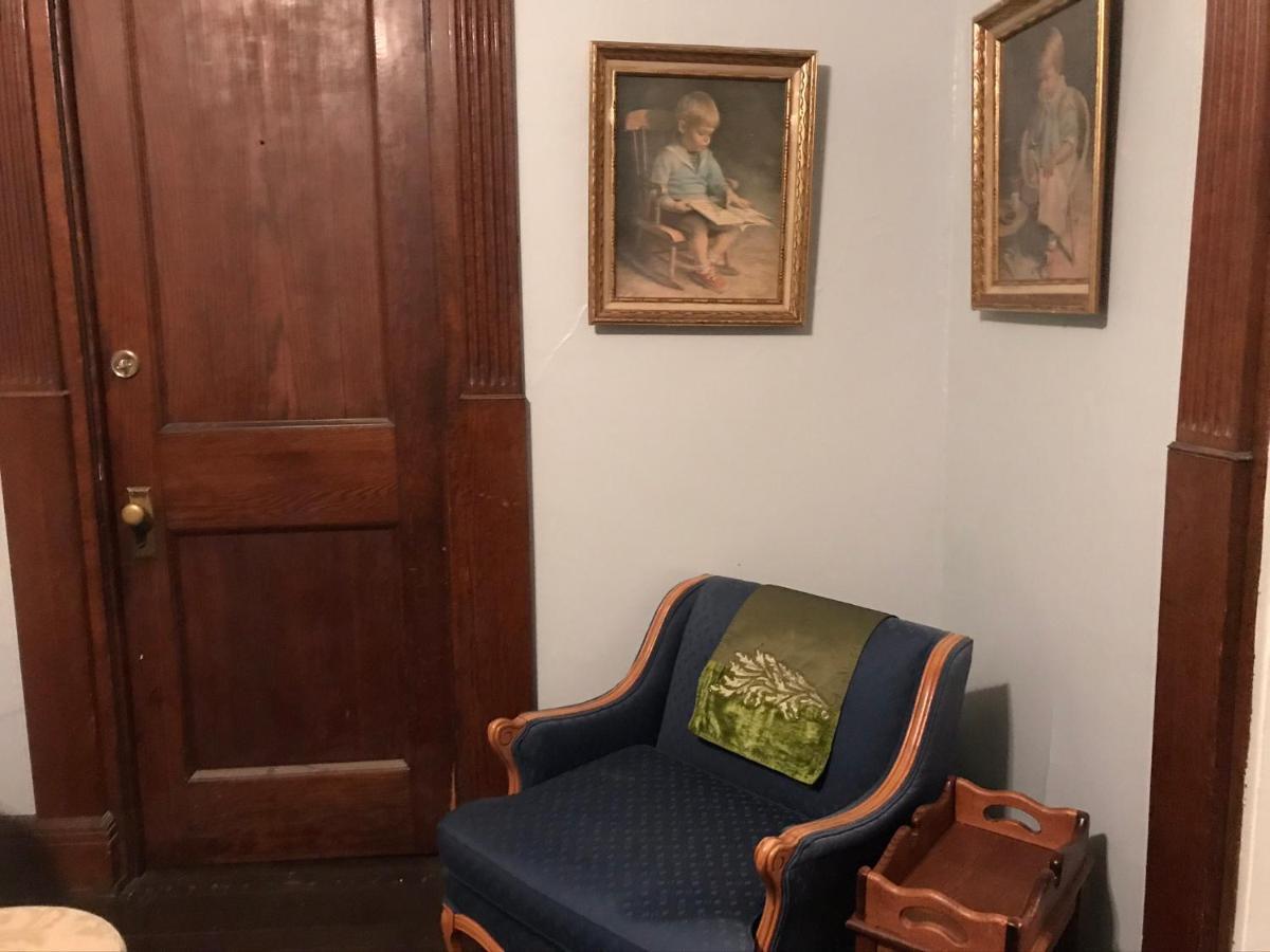 5 Star Victorian Mansion-Downtown No Locals Bed & Breakfast Erie Bagian luar foto