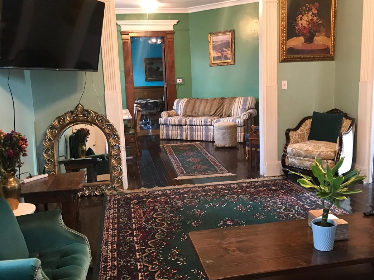 5 Star Victorian Mansion-Downtown No Locals Bed & Breakfast Erie Bagian luar foto