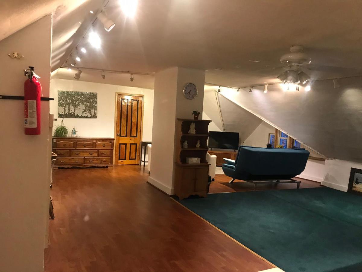 5 Star Victorian Mansion-Downtown No Locals Bed & Breakfast Erie Bagian luar foto