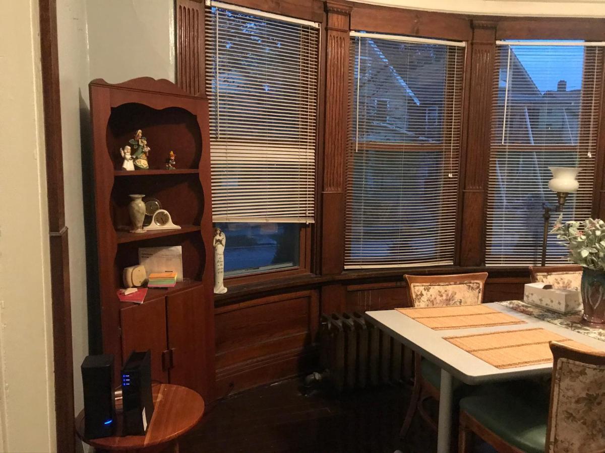 5 Star Victorian Mansion-Downtown No Locals Bed & Breakfast Erie Bagian luar foto