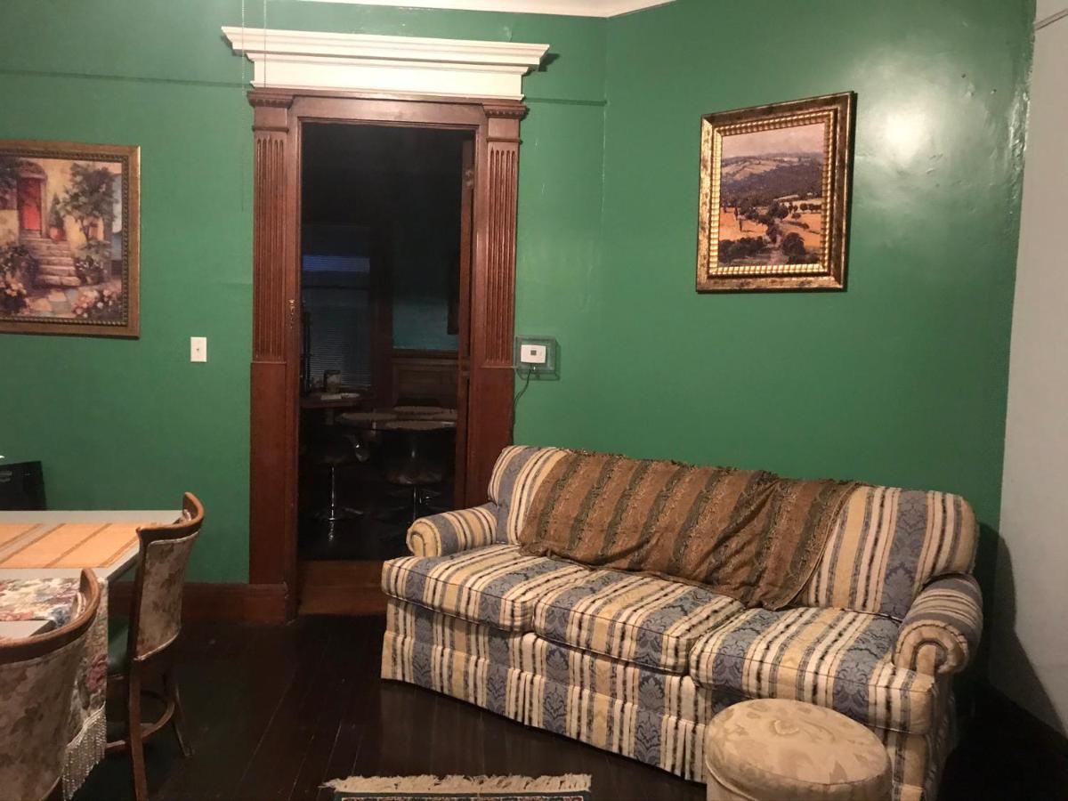 5 Star Victorian Mansion-Downtown No Locals Bed & Breakfast Erie Bagian luar foto